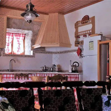 Casa Do Loureiro * Ferrarias (Algoz)